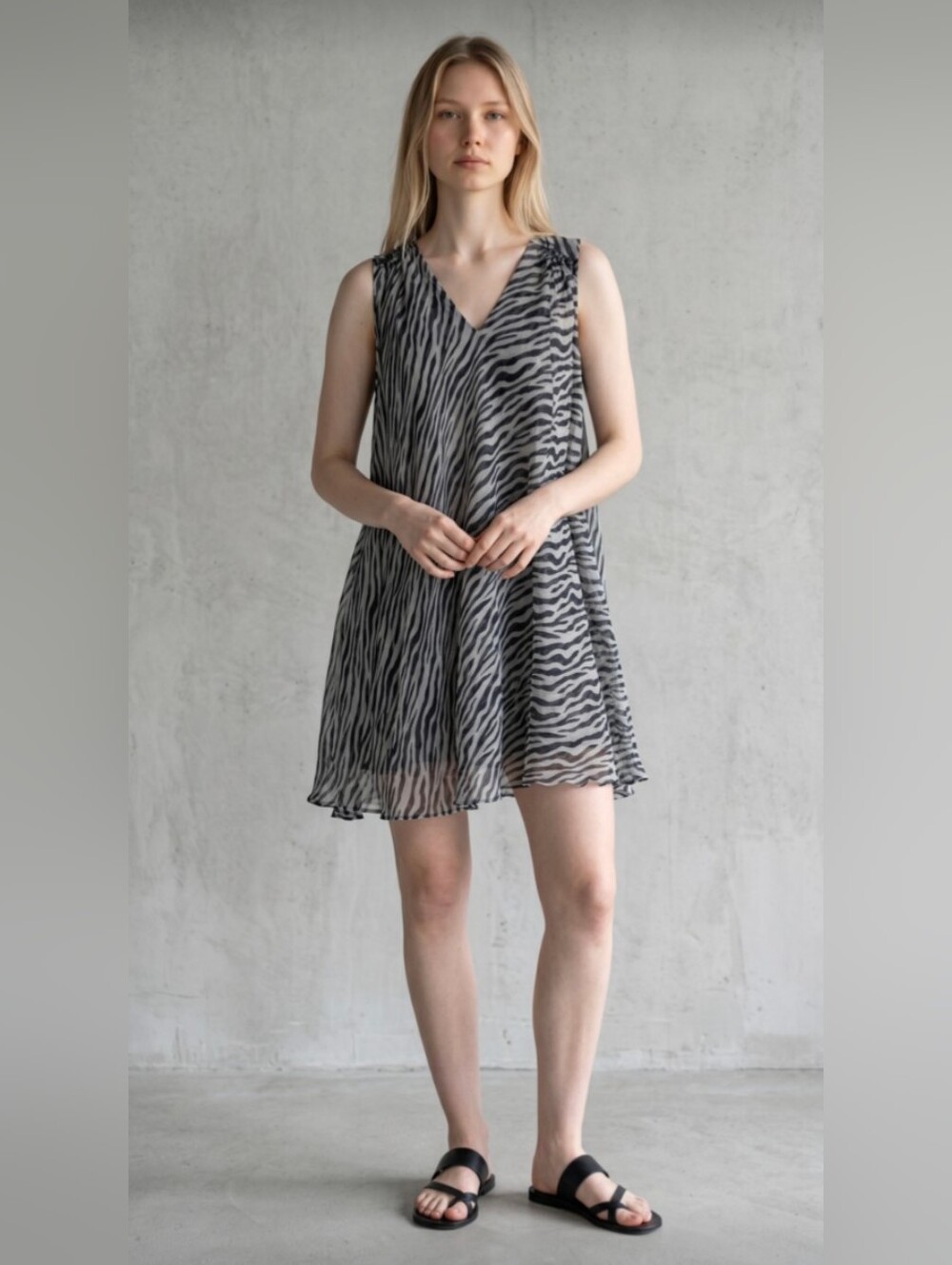 DONNA! SHEER ZEBRA STRIPED BLACK & WHITE POUFY STYLE DRESS, LONG TOP! SZ L/XL